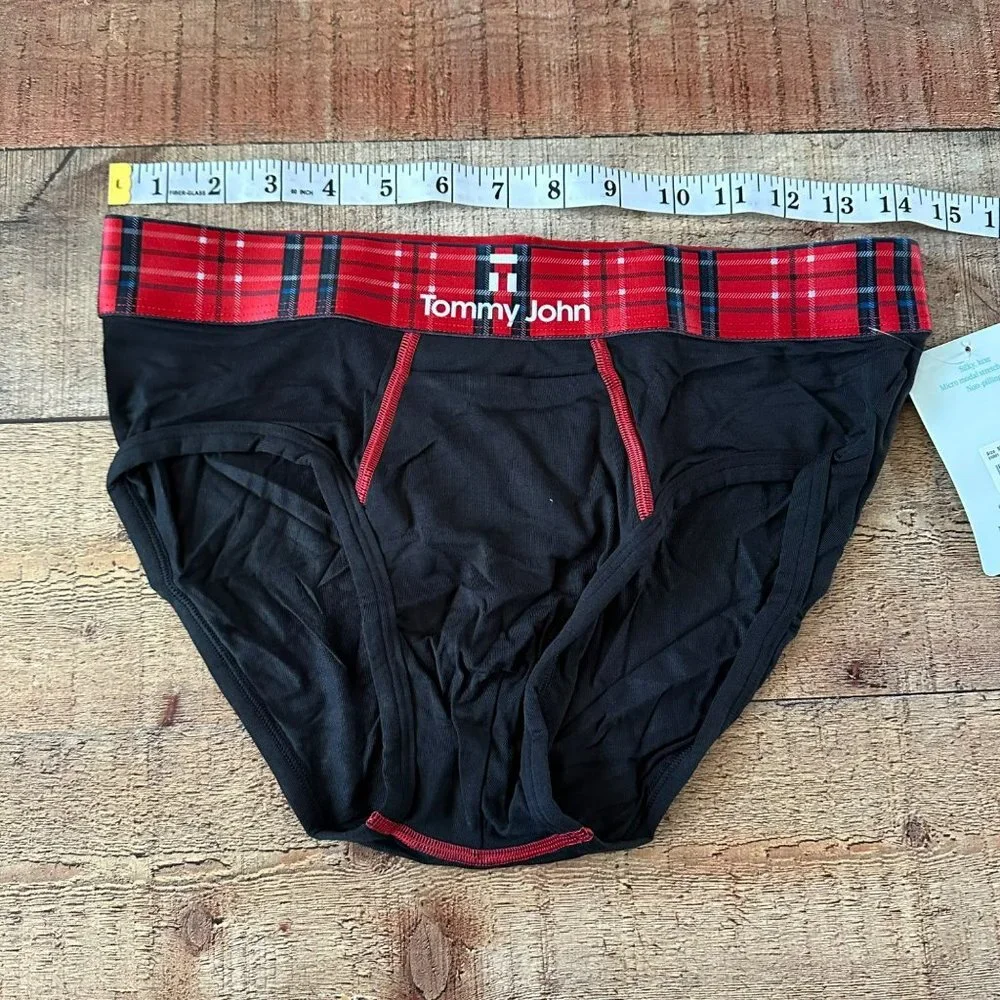 Tommy John Red and black checked briefs men's medium